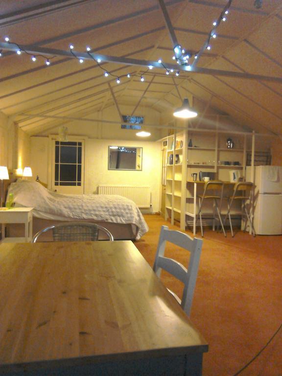 The Cabin At Pear Tree Farm Meare Екстериор снимка